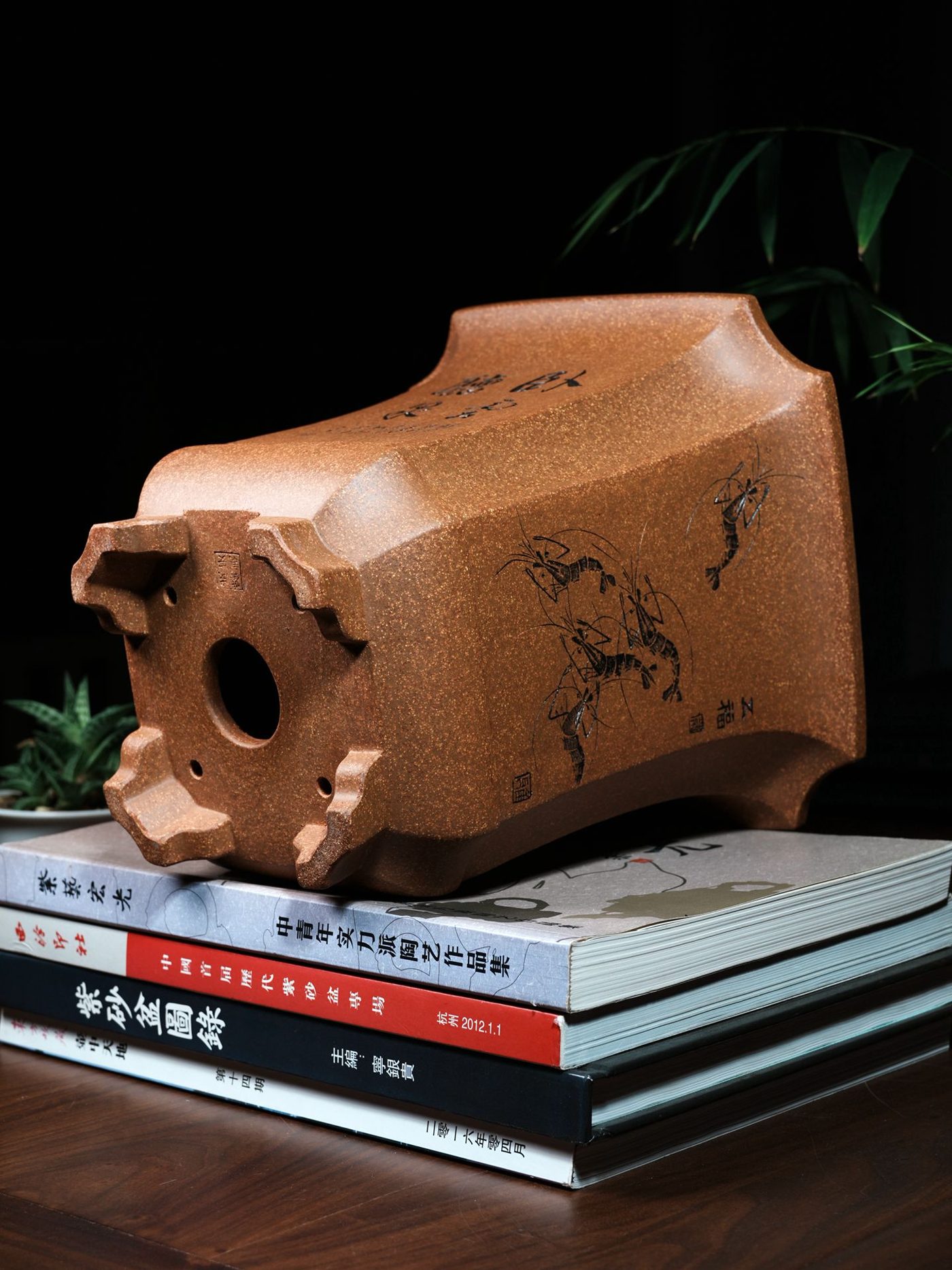 八面玲珑金钟 · 紫砂花盆 实拍角度10