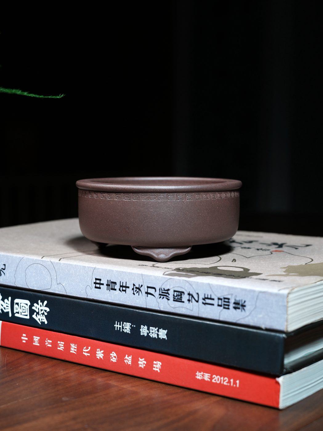 如意三足浅圆紫砂盆景盆 实拍角度2